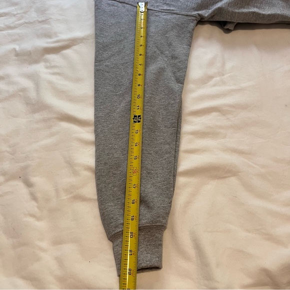 Milwaukee Wisconsin Gray Pullover Crewneck Sweatshirt Unisex Medium Gildan - Picture 10 of 10